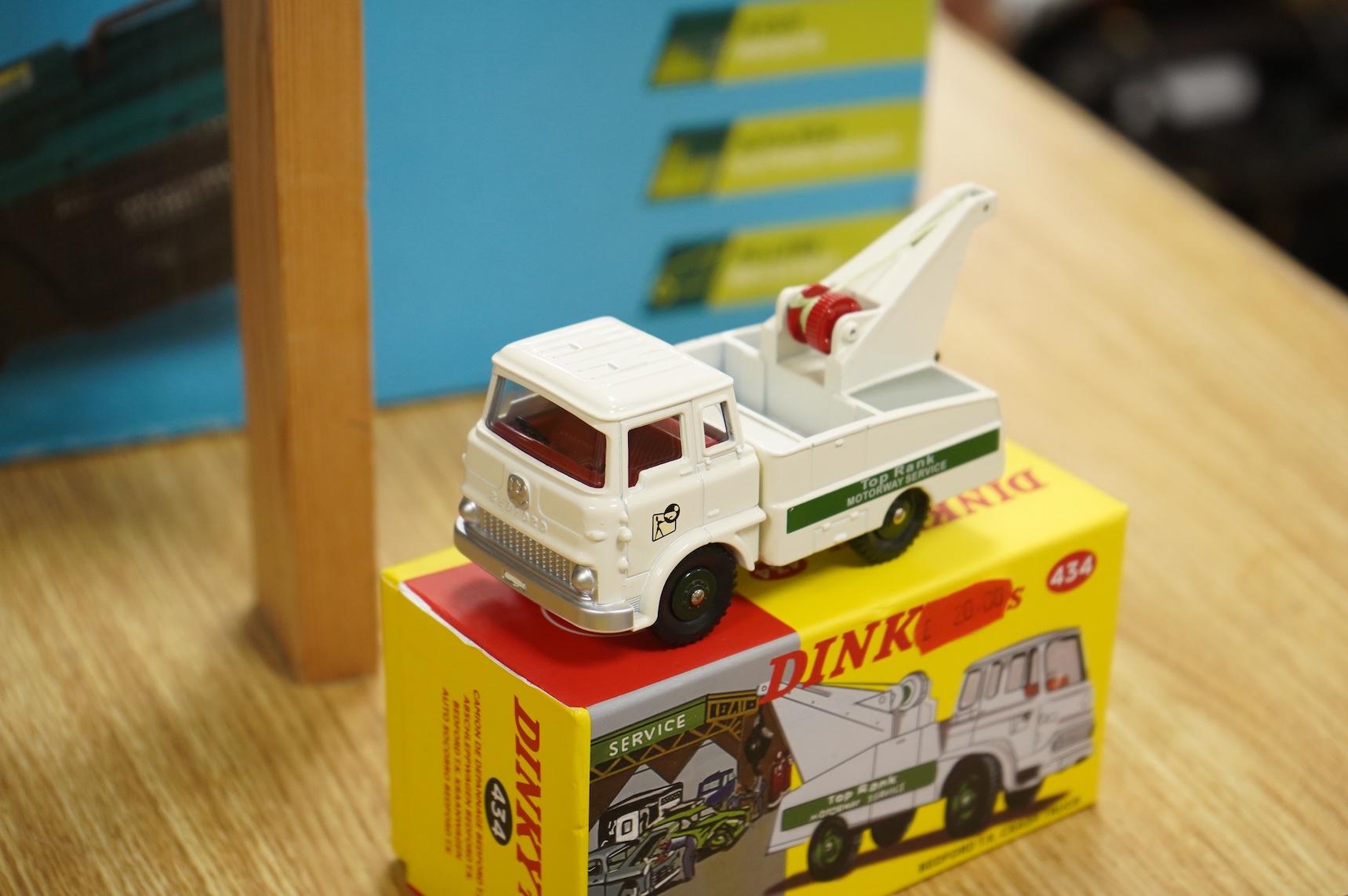Twenty-two boxed Atlas Dinky Toys, including cars and commercial vehicles, Leyland tankers, sports cars, etc.